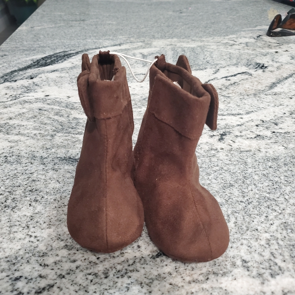 GAP Bow Suede Velcro Bootie Size 6 NWOT - Picture 7 of 9